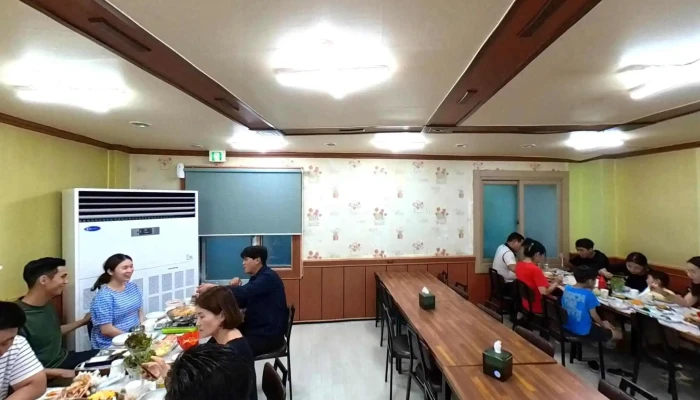 Sogcoriceuhotel Pyeonyisiseol - 속초시